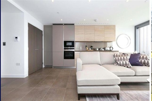 Chronicle Tower, London photo 3