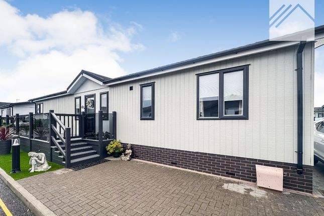 2-bed caravan on 5 Shore Drive, Canvey Island, £300,000