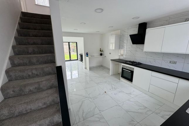 19, Borrowdale Avenue, Gatley photo 4