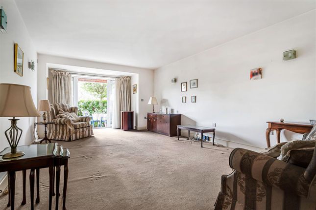 12, Grosvenor Heights, North Chingford photo 3