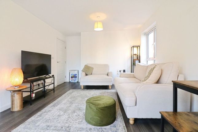 Flat 14, 23, Kenyon Way, Slough photo 4
