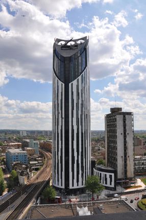 Strata Building , Walworth Road, London photo 3