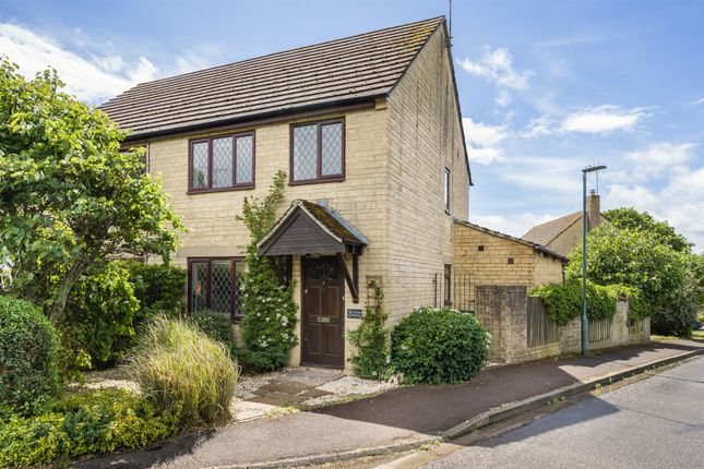 3, Tayler Road, Northleach photo 2