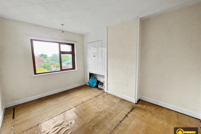 80, Upper Eastern Green Lane, Coventry photo 4