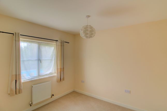17, Thistley Close, Leicester photo 4