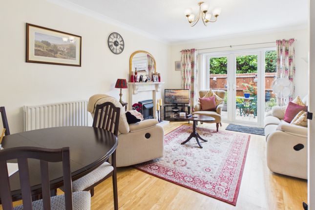 22 Moores Court, Cambridge photo 4