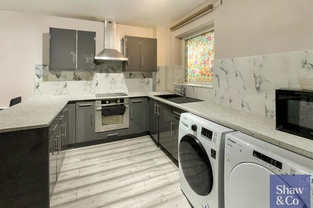 Flat 11 Renaissance Court, Prince Regent Road, Hounslow photo 3