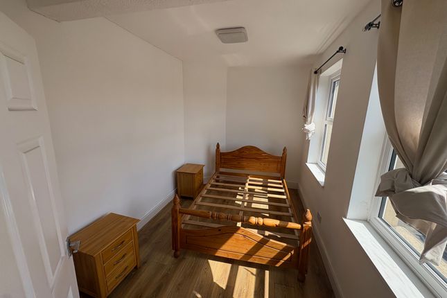 1 Bedroom Flat in SA6 8AR