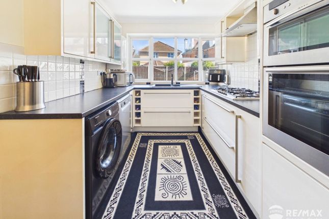 Flat 2, Honey Pot Hall, Harold Road, Clacton-On-Sea photo 3