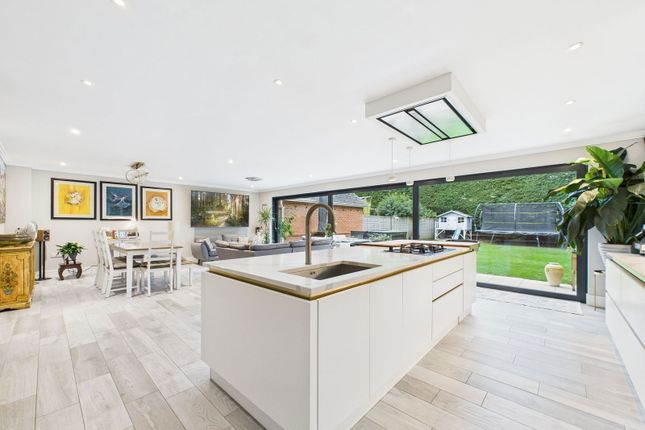 11, Fivens Place, Horsham photo 2
