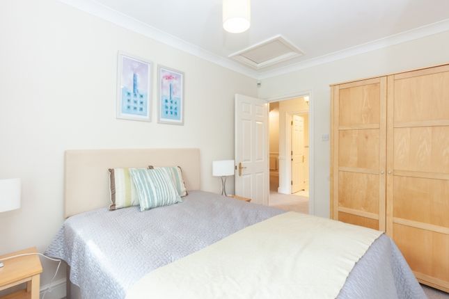 Flat to rent in Bishop Kirk Place, Oxford