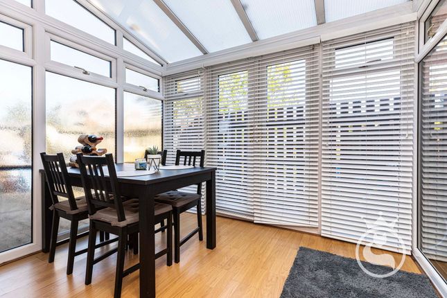 47 Vallis Close, Poole photo 4