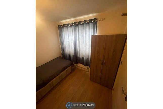 Room to rent in Chestwood Grove, Uxbridge