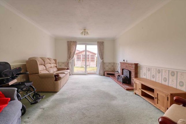 8, Hallview Road, Great Bentley photo 4