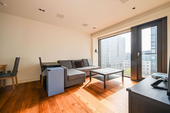 2-bed flat on Wood street, Clerkenwell, £850,000