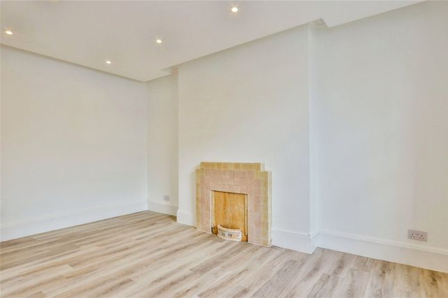 Flat 1, 98, High Street, Dorset photo 3