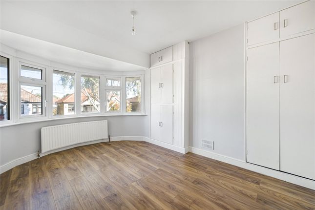 Axminster Crescent, Kent photo 4