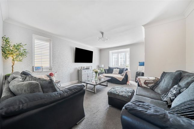 70, Yeates Drive, Sittingbourne photo 3