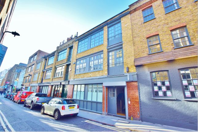 Office to let in Charlotte Road, London