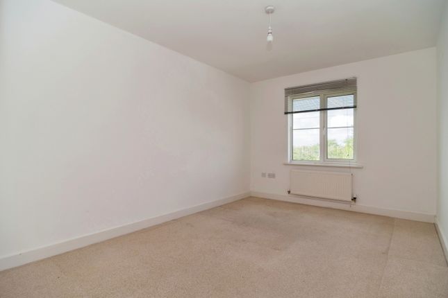 Flat for sale in Fleming Road, Chafford Hundred, Grays, Essex