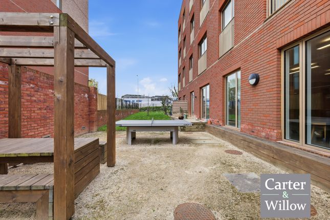 9, Harbard Close, Barking photo 4