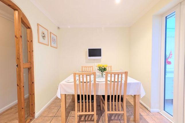 5, Freeman Court, Grimsby photo 4