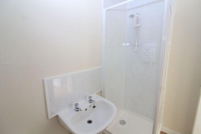 Flat 1, 11 High Street, Swansea photo 3