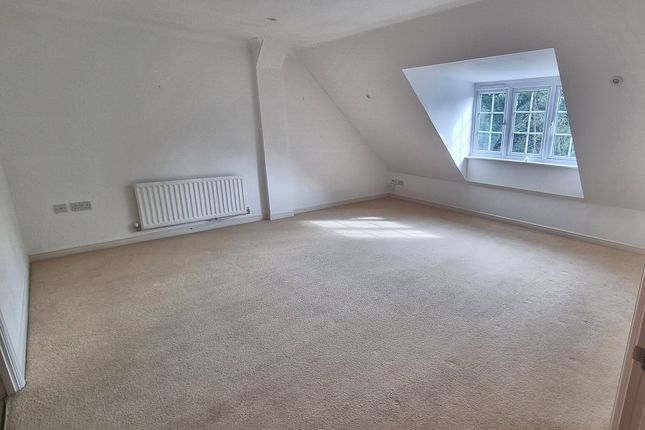 Flat 34, Lampson Court, Copthorne Common Road, Crawley photo 2