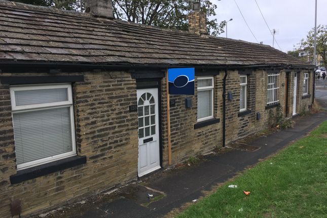 159, Smiddles Lane, Bradford photo 2