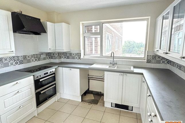 24 Ward Court, 65 Sea Front, Hayling Island photo 4