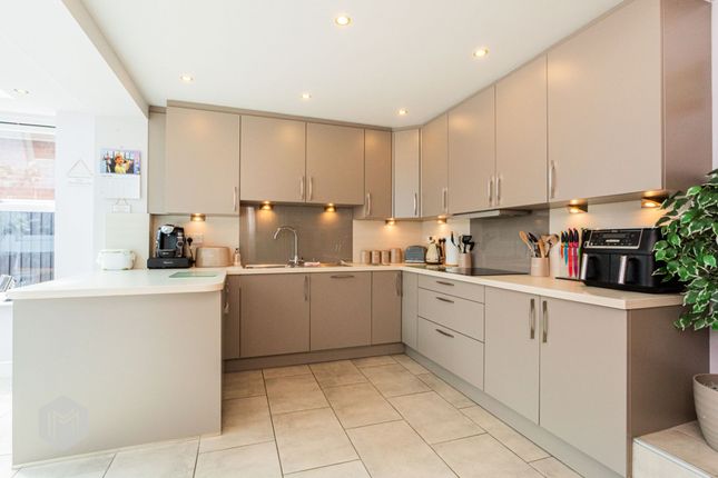 10 Rothbury Close, Bury photo 2