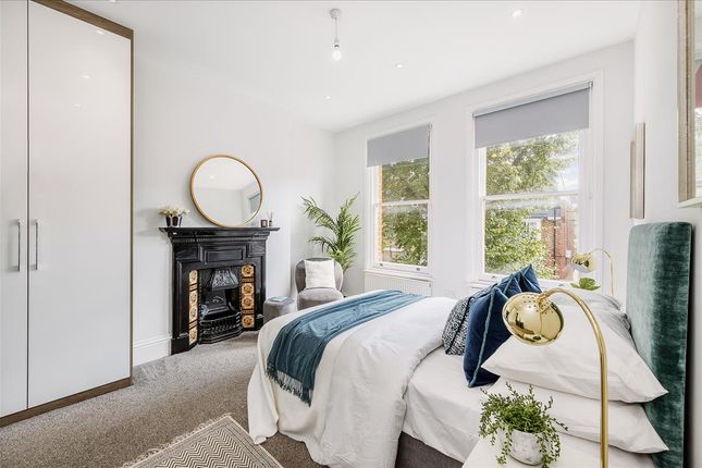 Flat for sale in Grafton Road, Acton