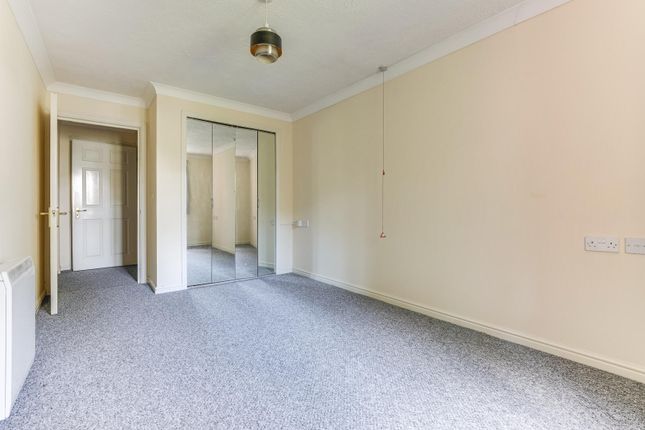 37, 591, Lewington Court, Hertford Road, Enfield photo 4
