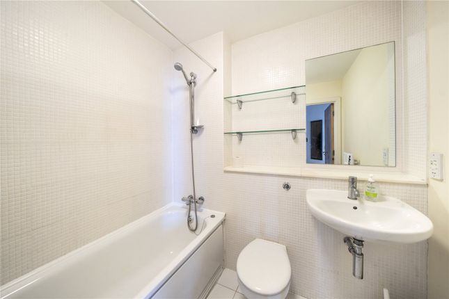 Flat to rent in Old South Lambeth Road, Vauxhall, London