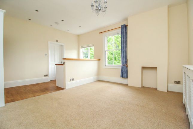 8, Headley Chase, Brentwood photo 2