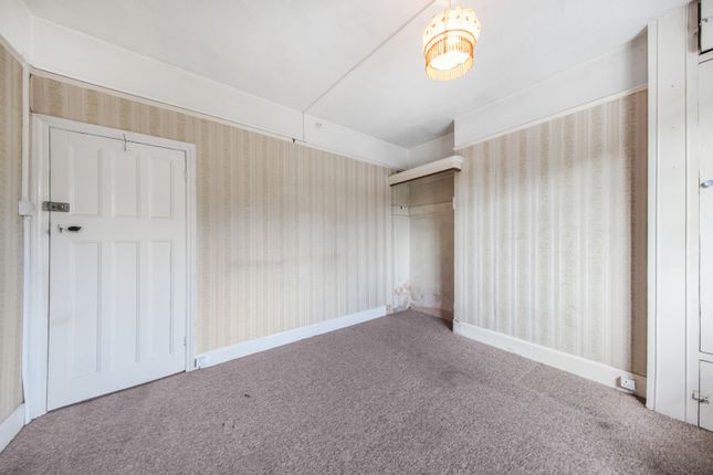 Flat for sale in Hanover Road, London