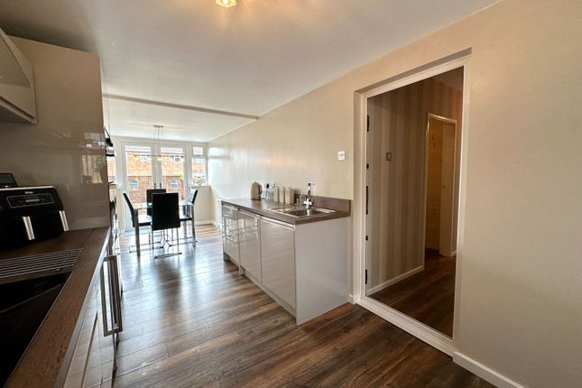 7, Hazel Road, Tipton photo 3