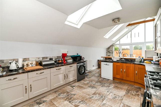 37, High Ridge Crescent, Hampshire photo 2