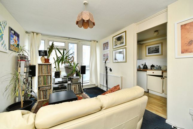 Flat 19, Chates Farm Court, John Street, BRIGHTON photo 2