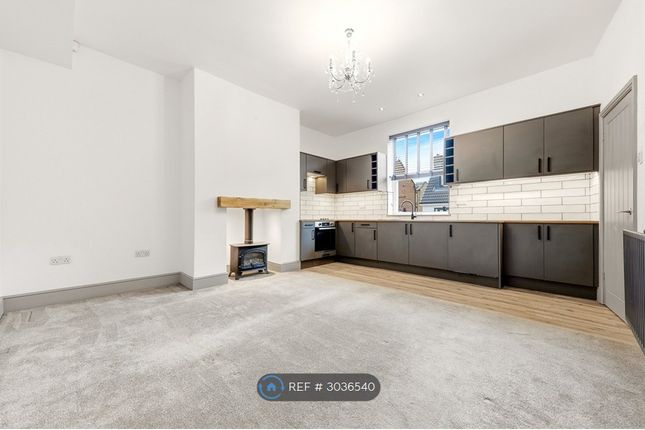 2 bed property for rent in New Park St, Leeds LS27