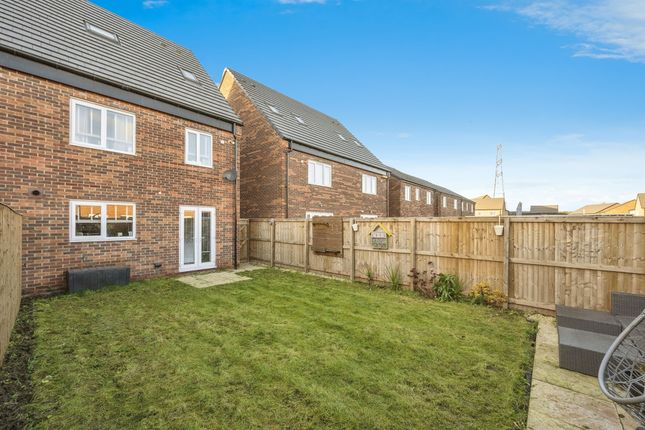 Town house for sale in Davy Road, New Rossington, Doncaster