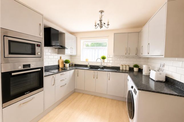 17, Jubilee Close, Staines-Upon-Thames photo 4