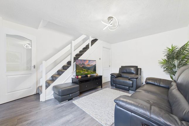 Malplaquet Court, Carluke photo 2