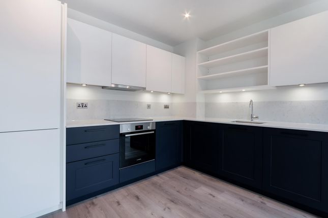 DF Flat 708 Menara Point  1, Affinity View, London photo 4