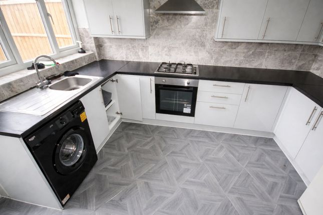 35 Townfield Road, Hayes photo 4