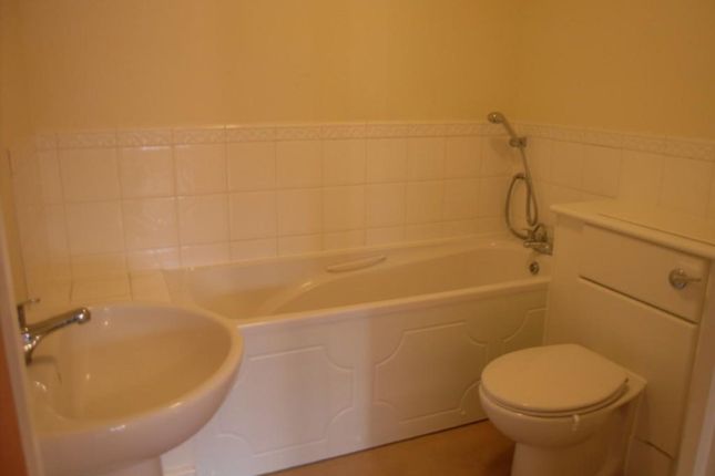 Flat 98, Baltic Wharf Clifton Marine Parade, Gravesend photo 3