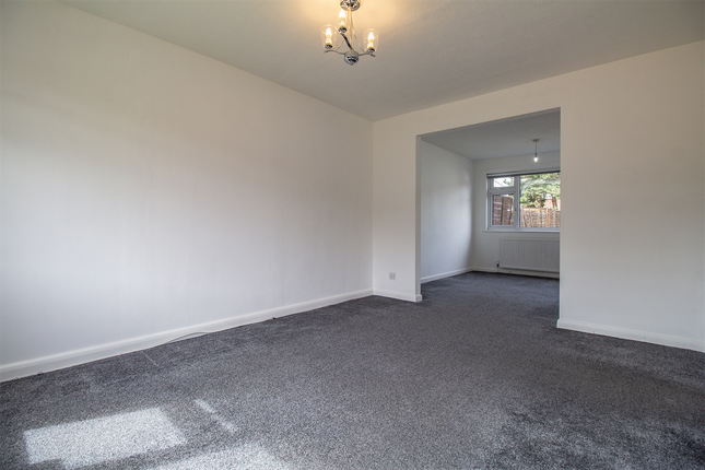 71, Barsby Drive, Loughborough photo 2