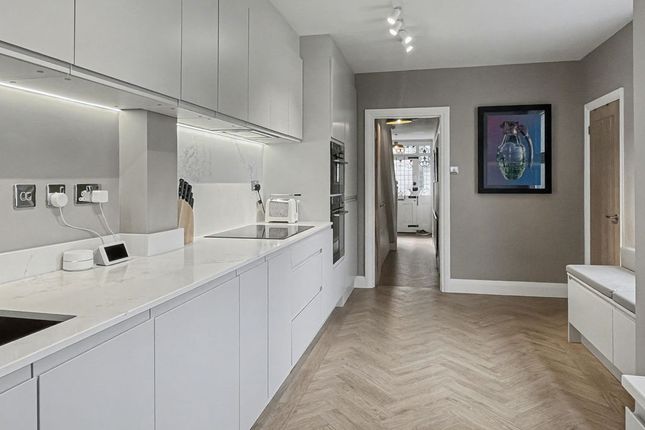 482, West Wycombe Road, High Wycombe photo 3