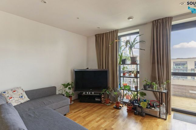 Festuca House, 38 Mirabelle Gardens, London photo 4