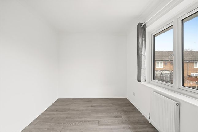 21, Omnibus Way, London photo 4